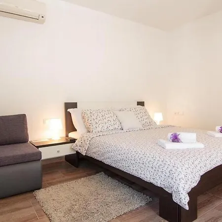 بيت ضيافة With Wifi - 18684